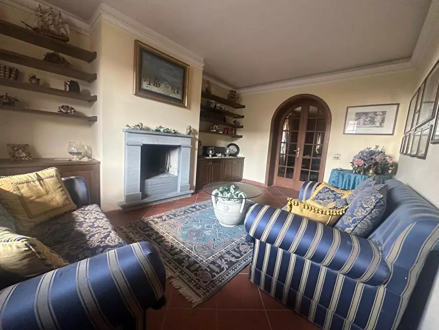 Immagine 18 di Villa in vendita  a Larciano