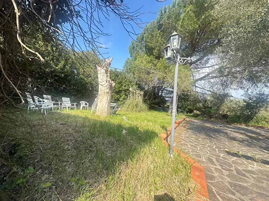 Immagine 15 di Villa in vendita  a Larciano