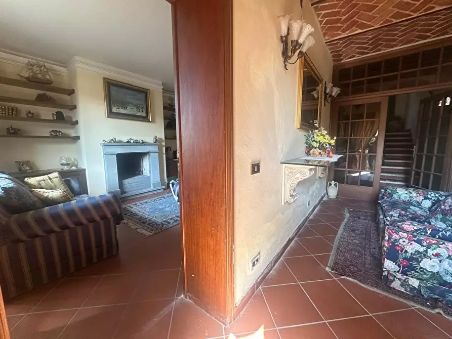 Immagine 11 di Villa in vendita  a Larciano