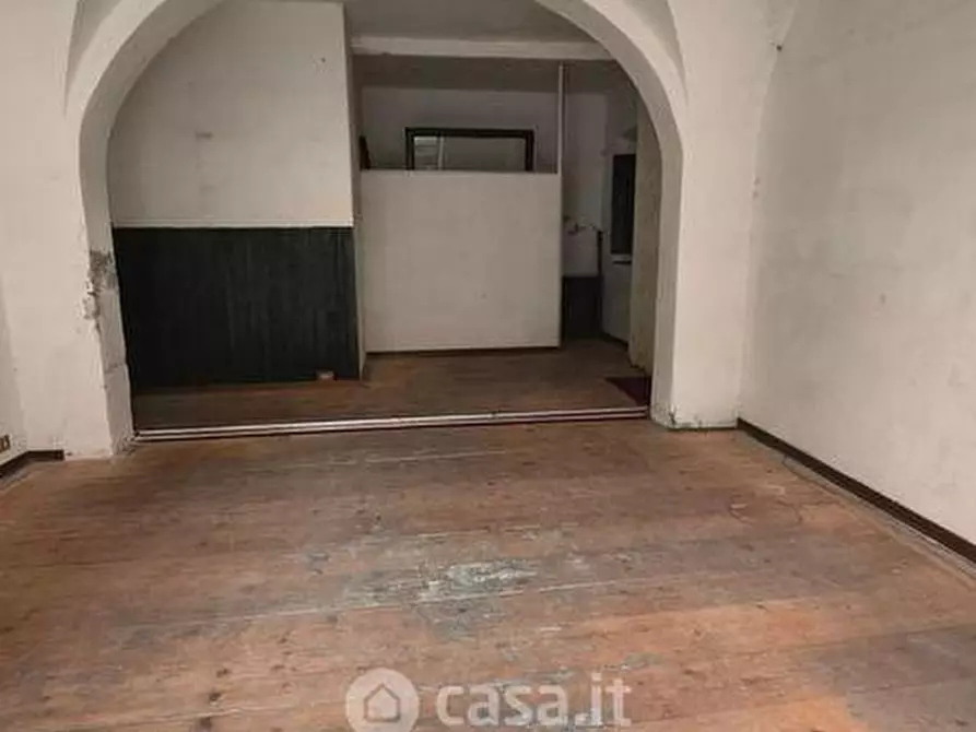 Immagine 4 di Locale commerciale in vendita  a Pisa