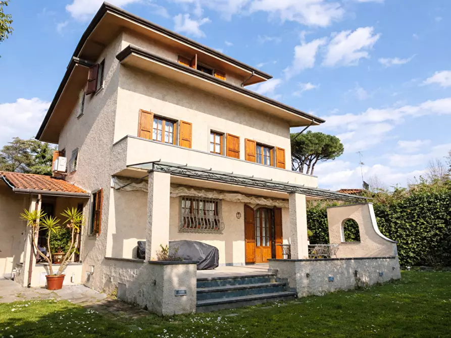 Immagine 33 di Villa in affitto  a Forte Dei Marmi
