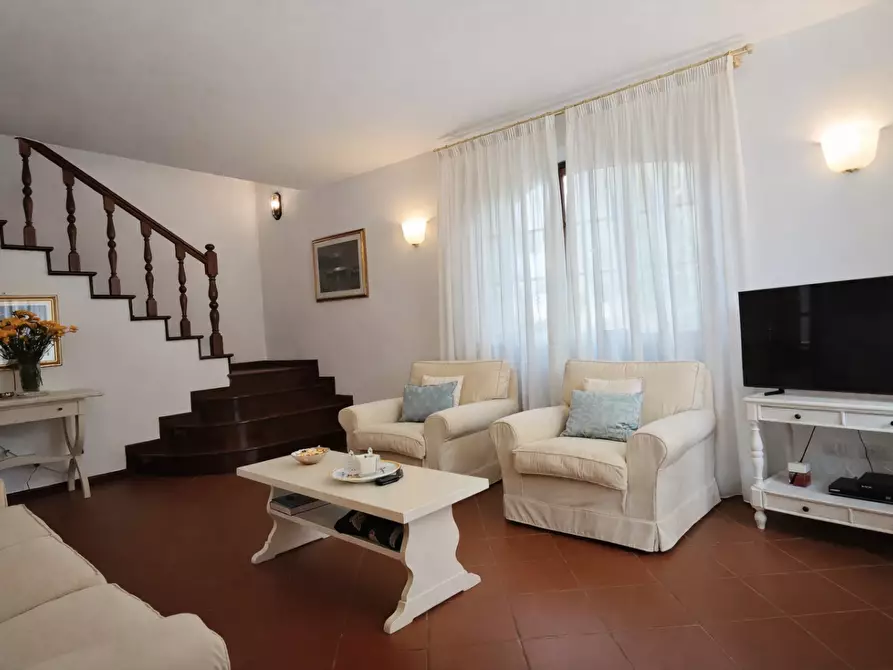 Immagine 2 di Villa in affitto  a Forte Dei Marmi
