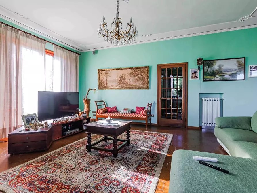 Immagine 8 di Casa indipendente in vendita  a Pescia