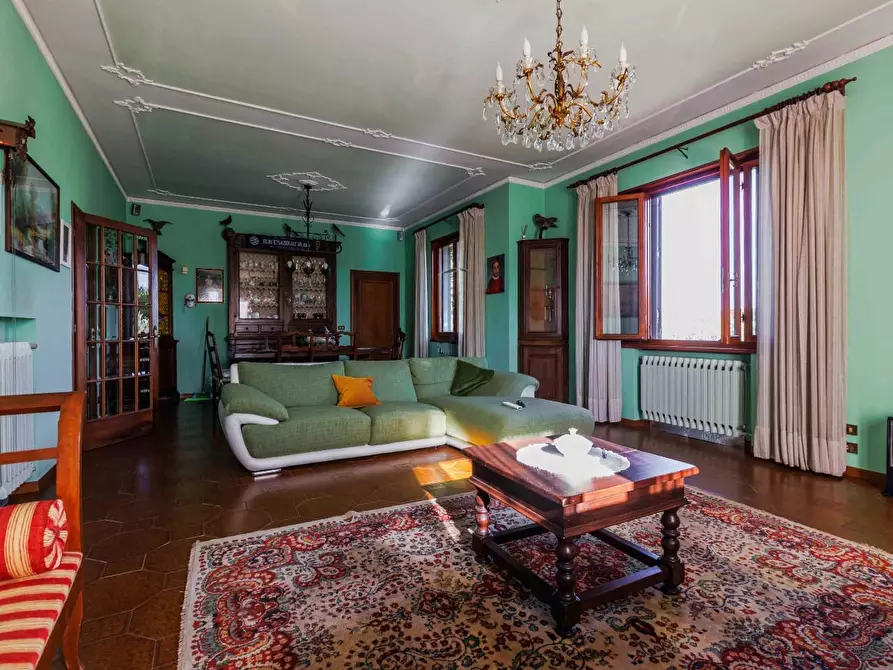 Immagine 9 di Casa indipendente in vendita  a Pescia