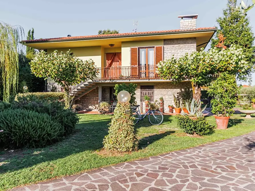 Immagine 46 di Casa indipendente in vendita  a Pescia