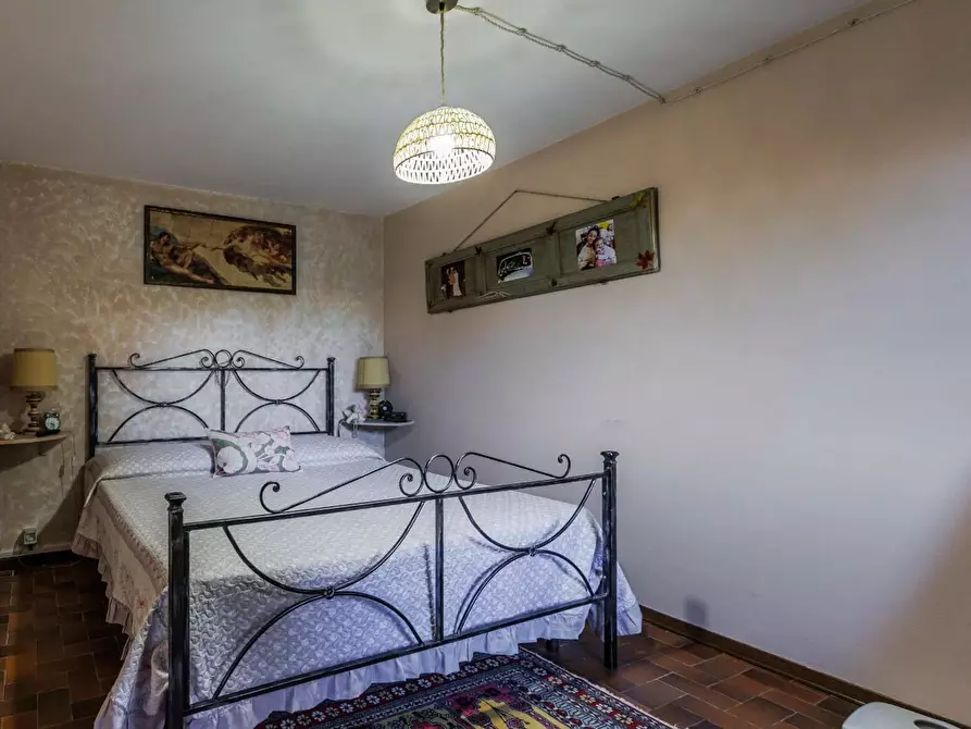 Immagine 18 di Casa indipendente in vendita  a Pescia