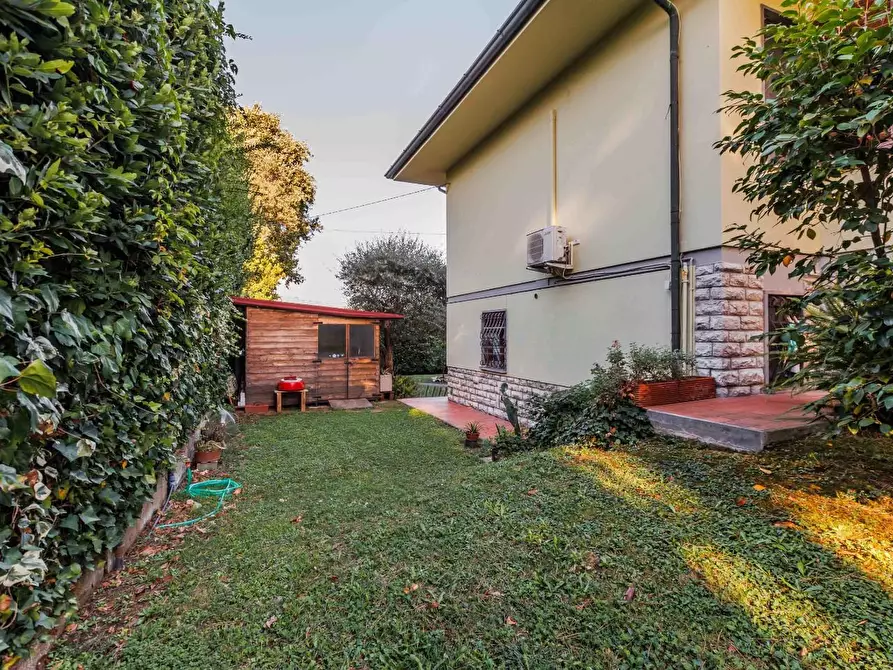 Immagine 41 di Casa indipendente in vendita  a Pescia