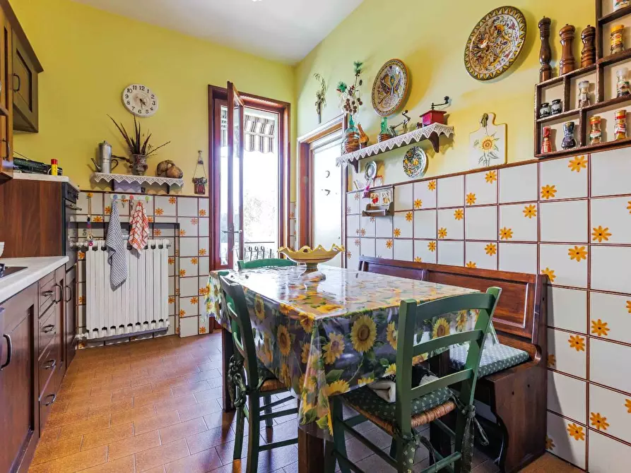 Immagine 37 di Casa indipendente in vendita  a Pescia