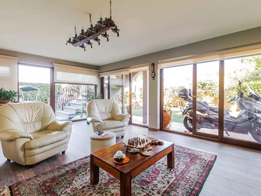 Immagine 33 di Casa indipendente in vendita  a Pescia