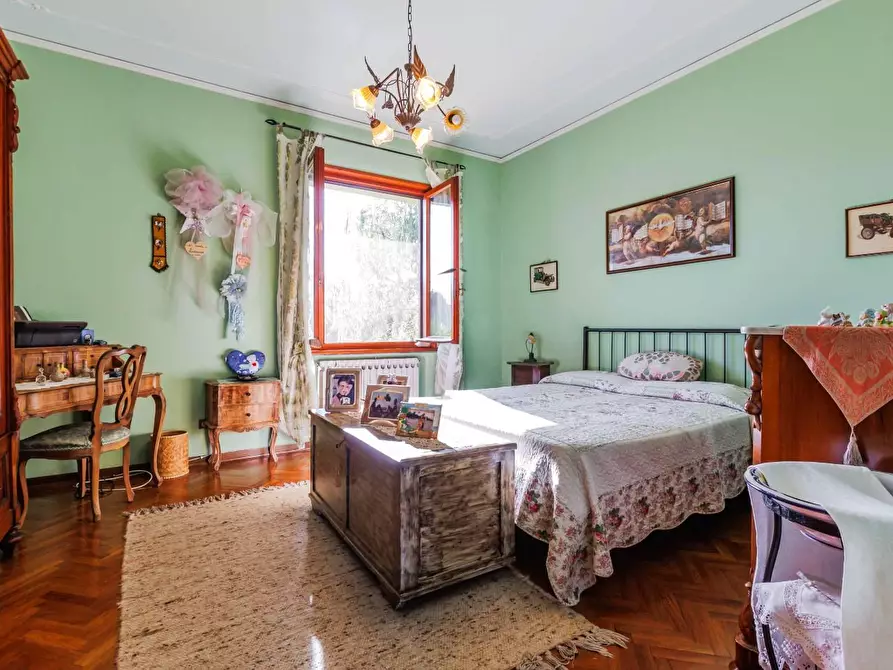 Immagine 12 di Casa indipendente in vendita  a Pescia