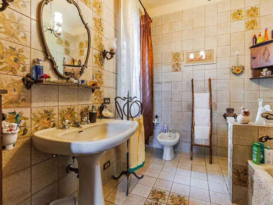 Immagine 14 di Casa indipendente in vendita  a Pescia