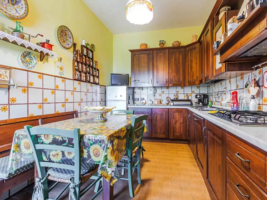 Immagine 36 di Casa indipendente in vendita  a Pescia