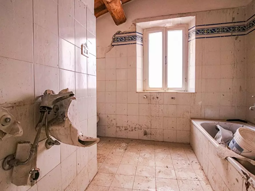 Immagine 37 di Appartamento in vendita  a Pisa