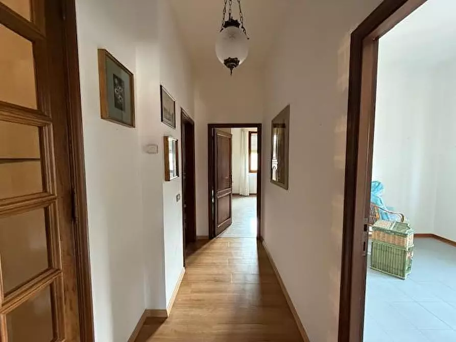 Immagine 22 di Appartamento in vendita  a Siena