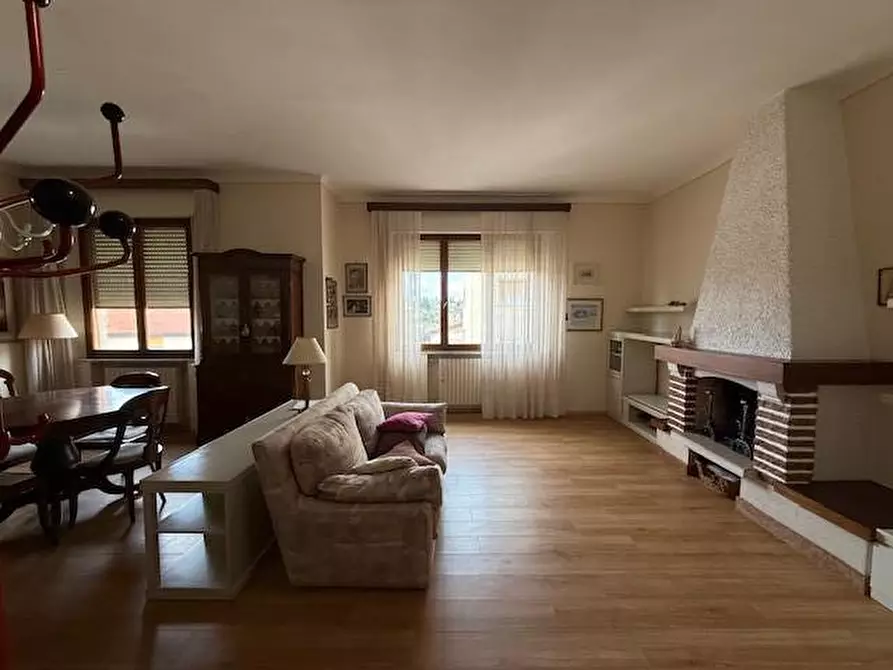 Immagine 5 di Appartamento in vendita  a Siena