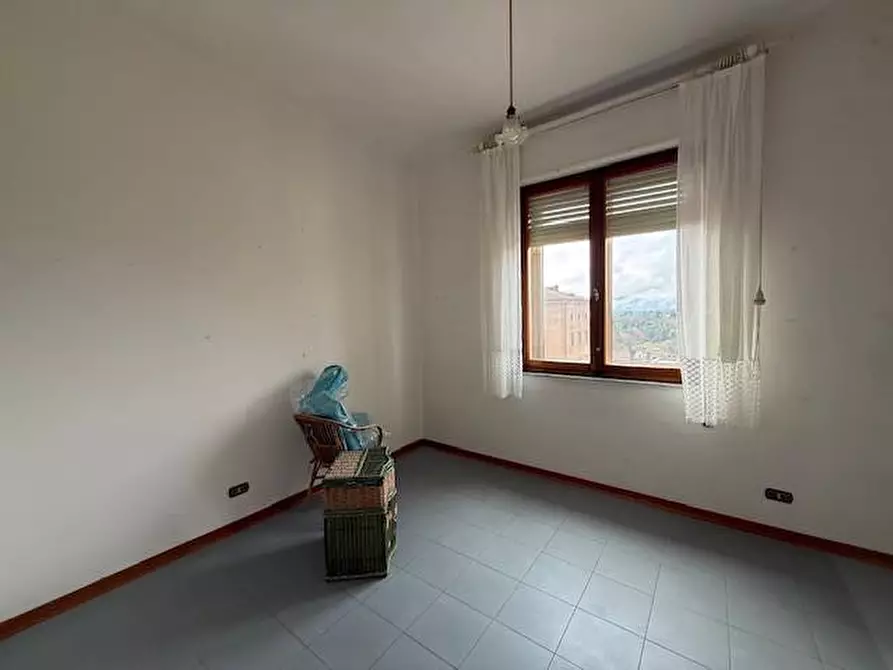 Immagine 19 di Appartamento in vendita  a Siena