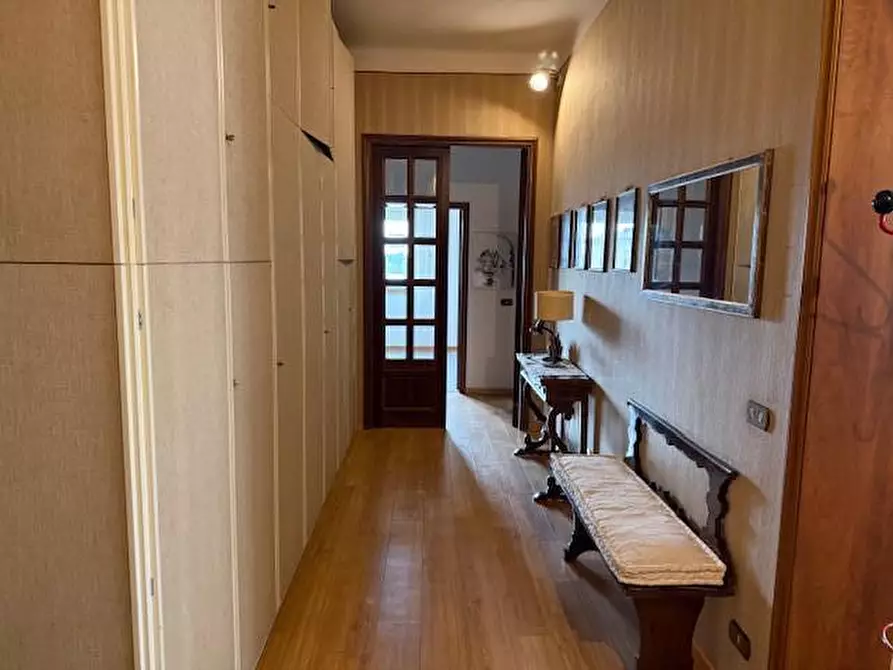 Immagine 3 di Appartamento in vendita  a Siena