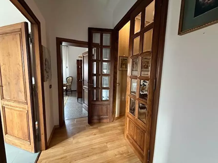Immagine 30 di Appartamento in vendita  a Siena
