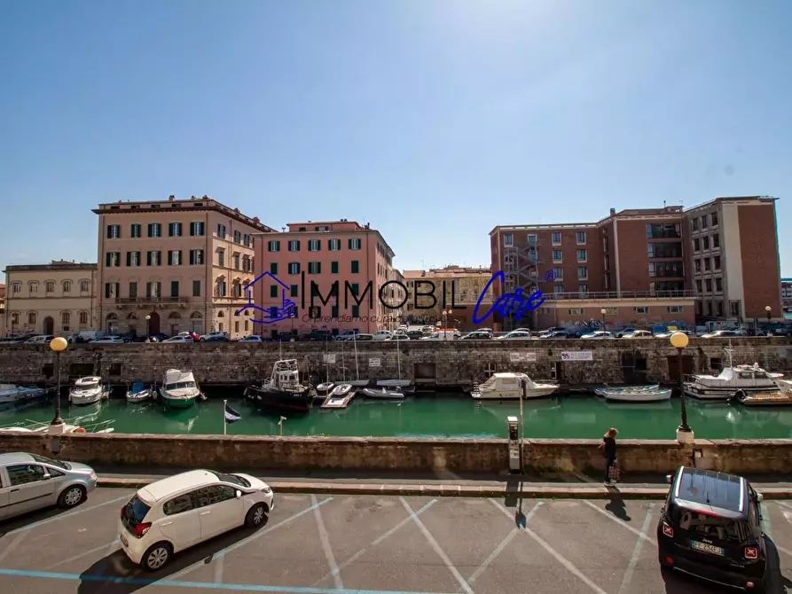 Immagine 1 di Ufficio in vendita  a Livorno