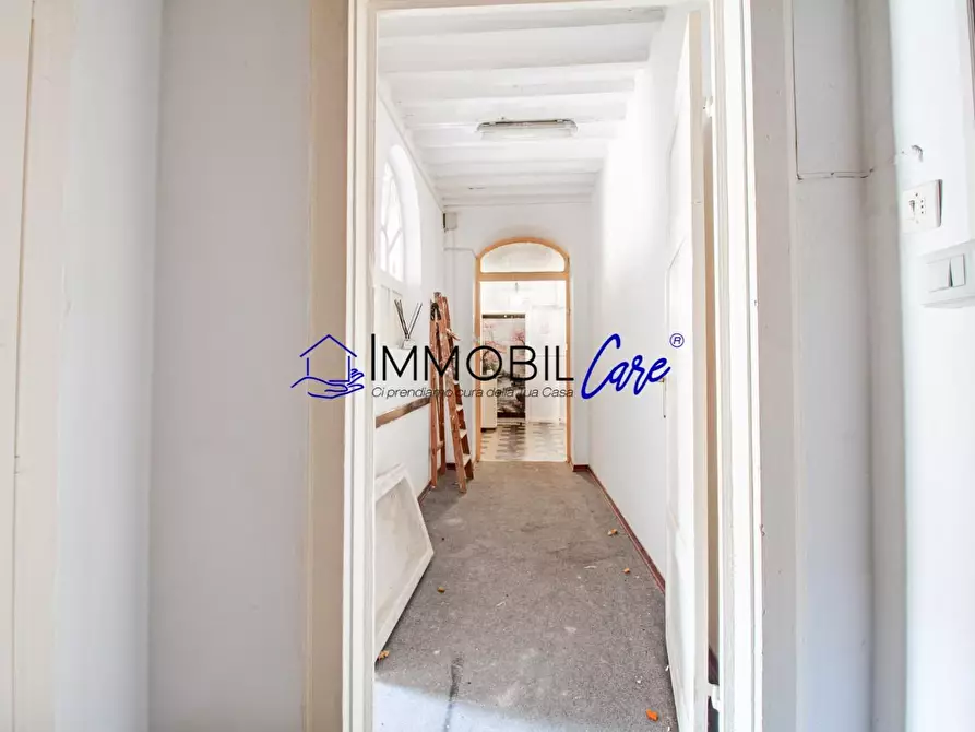 Immagine 6 di Ufficio in vendita  a Livorno