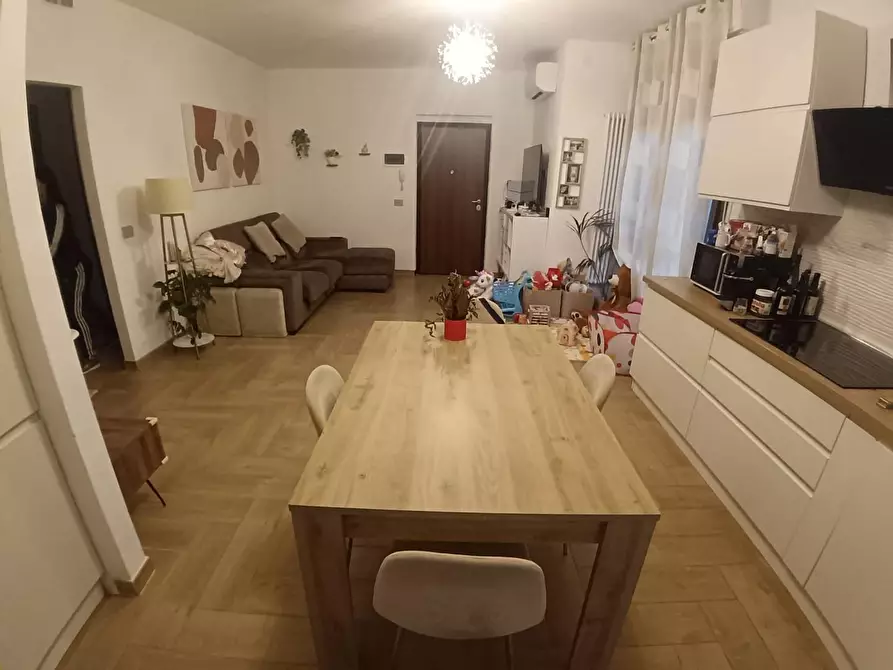 Immagine 2 di Appartamento in vendita  a Cascina