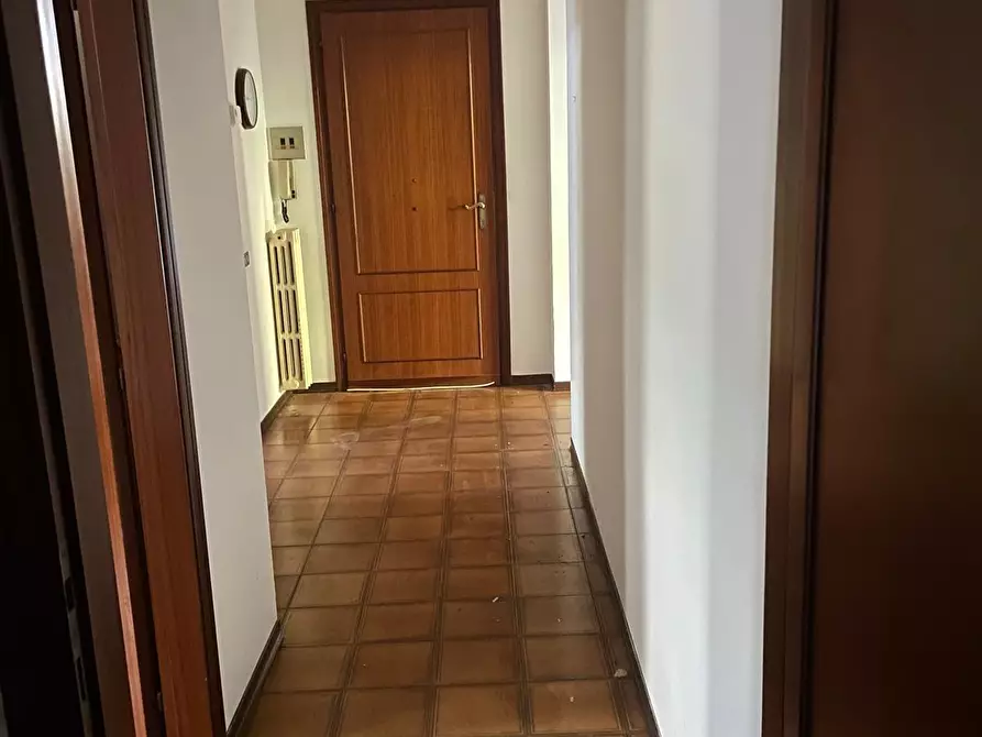 Immagine 11 di Appartamento in vendita  a Siena