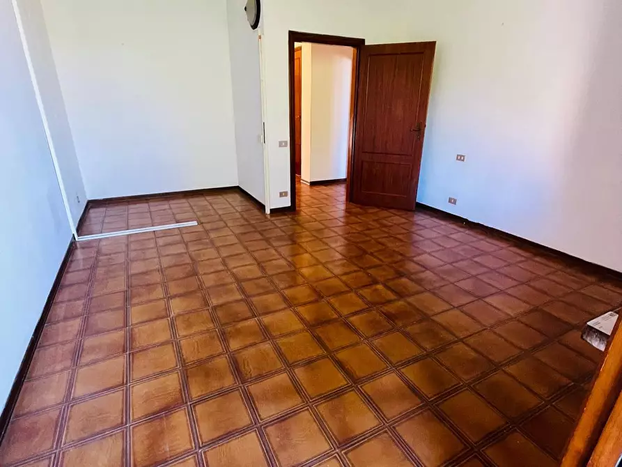 Immagine 7 di Appartamento in vendita  a Siena