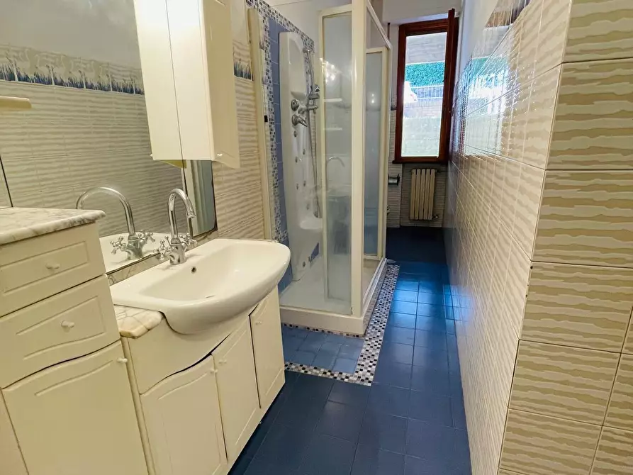 Immagine 13 di Appartamento in vendita  a Siena