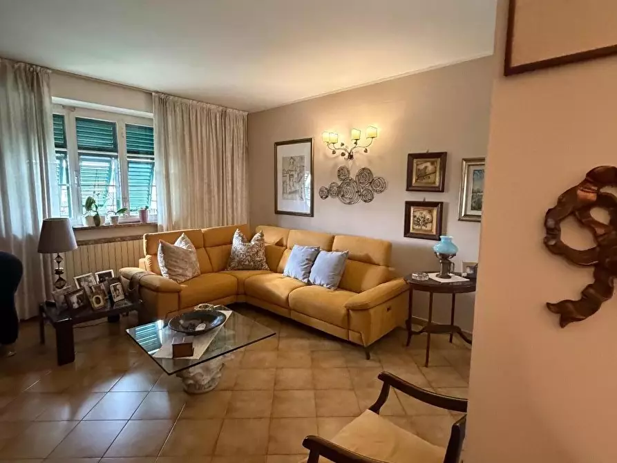 Immagine 21 di Casa trifamiliare in vendita  a Ortonovo