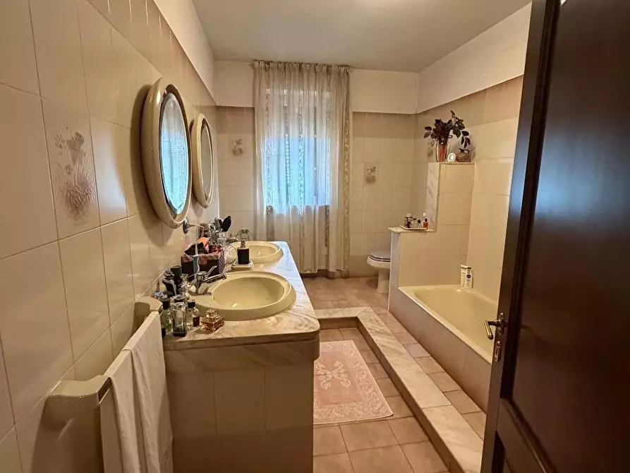 Immagine 15 di Casa trifamiliare in vendita  a Ortonovo