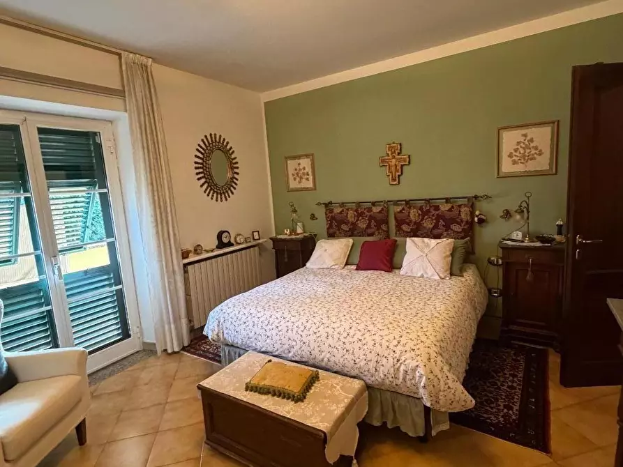 Immagine 17 di Casa trifamiliare in vendita  a Ortonovo