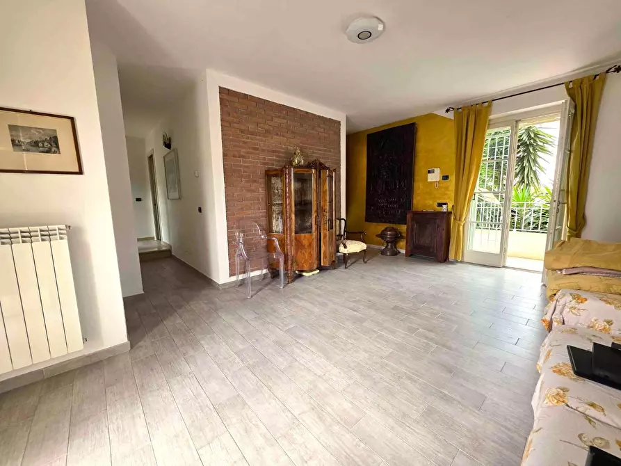 Immagine 4 di Casa bifamiliare in vendita  a Montignoso