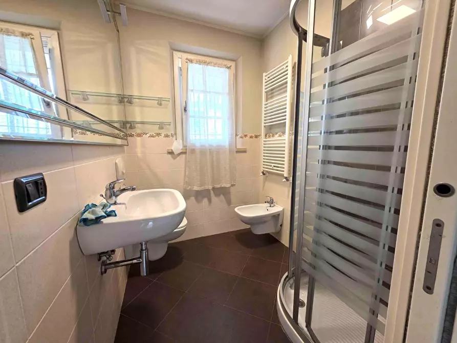 Immagine 9 di Casa bifamiliare in vendita  a Montignoso