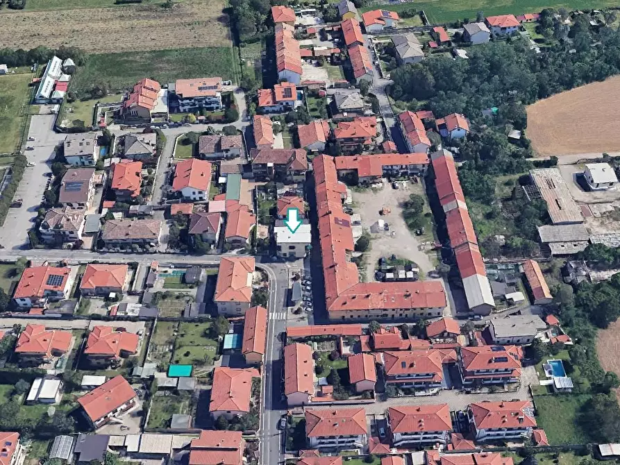 Immagine 2 di Negozio in vendita  a Corbetta