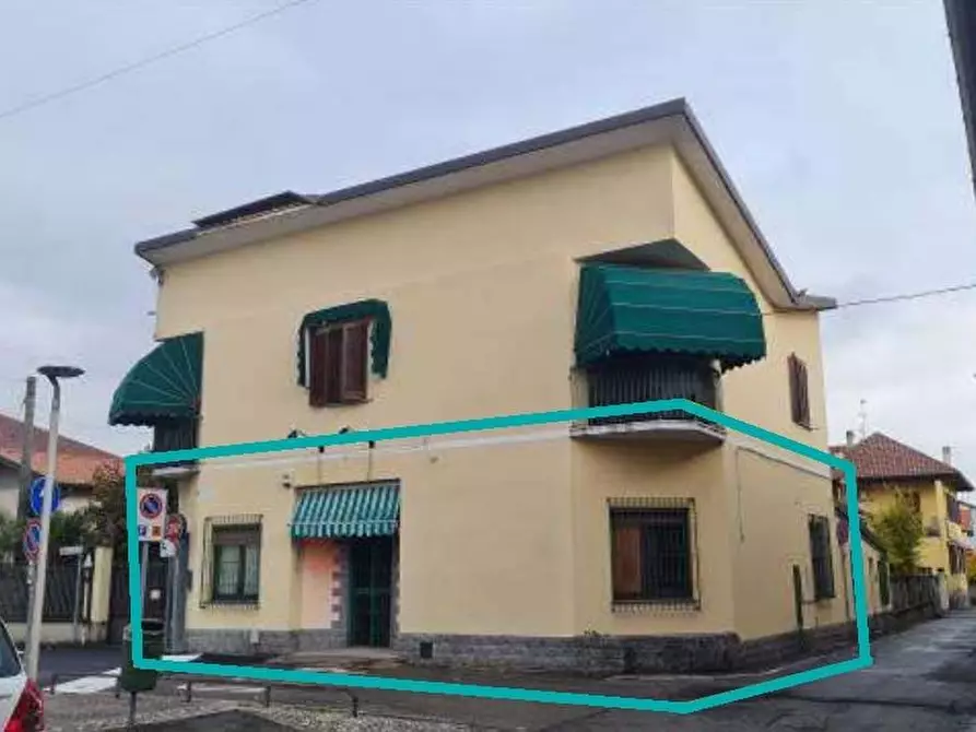 Immagine 1 di Negozio in vendita  a Corbetta