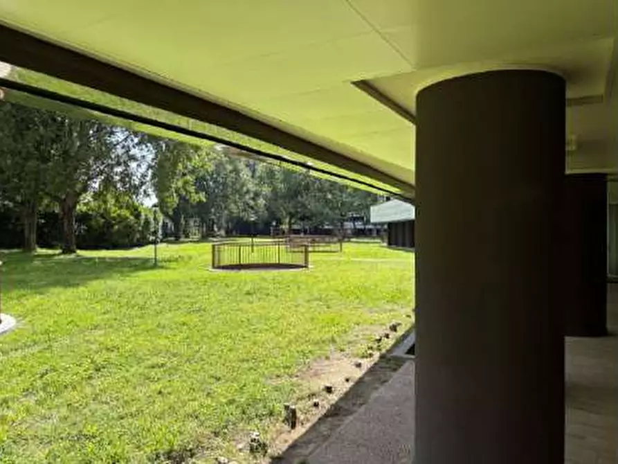 Immagine 22 di Appartamento in vendita  a Cologno Monzese