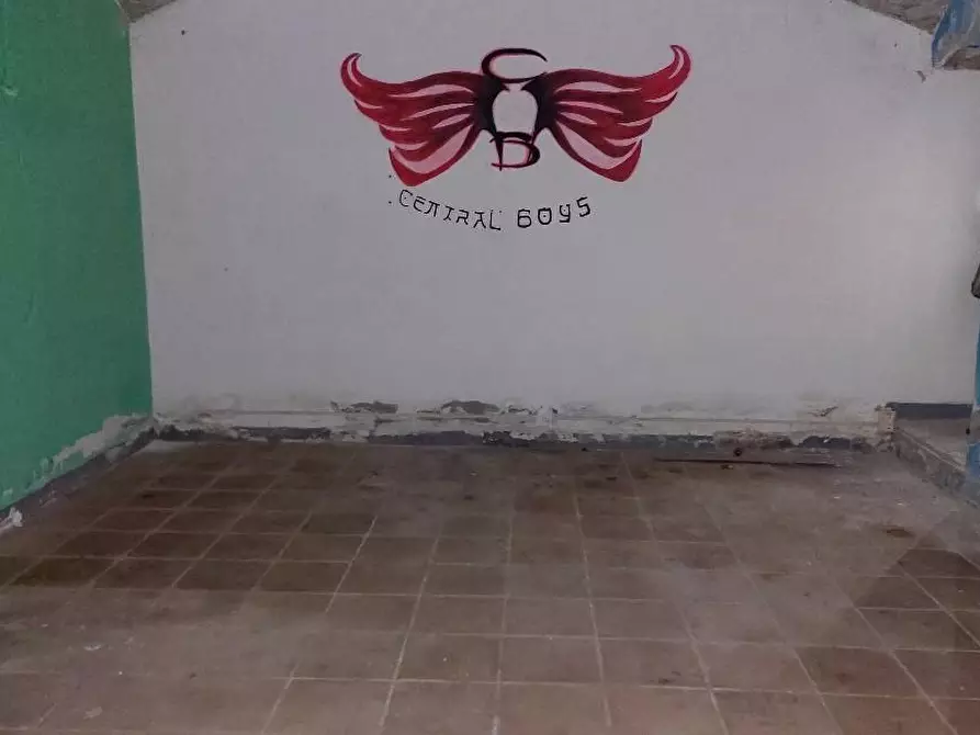 Immagine 16 di Negozio in vendita  a Lastra A Signa