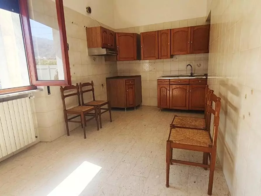 Immagine 13 di Casa bifamiliare in vendita  a Massa