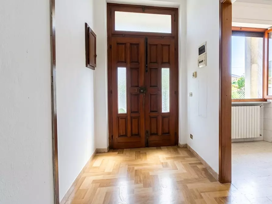 Immagine 8 di Casa bifamiliare in vendita  a Massa