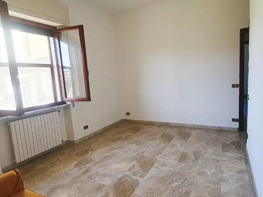 Immagine 23 di Casa bifamiliare in vendita  a Massa