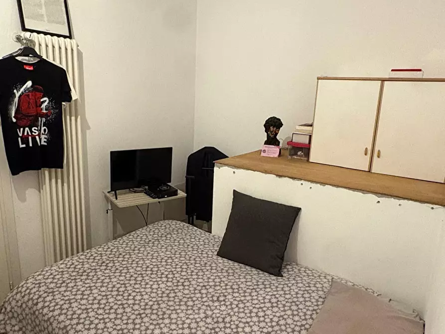 Immagine 10 di Villetta a schiera in affitto  a Massa