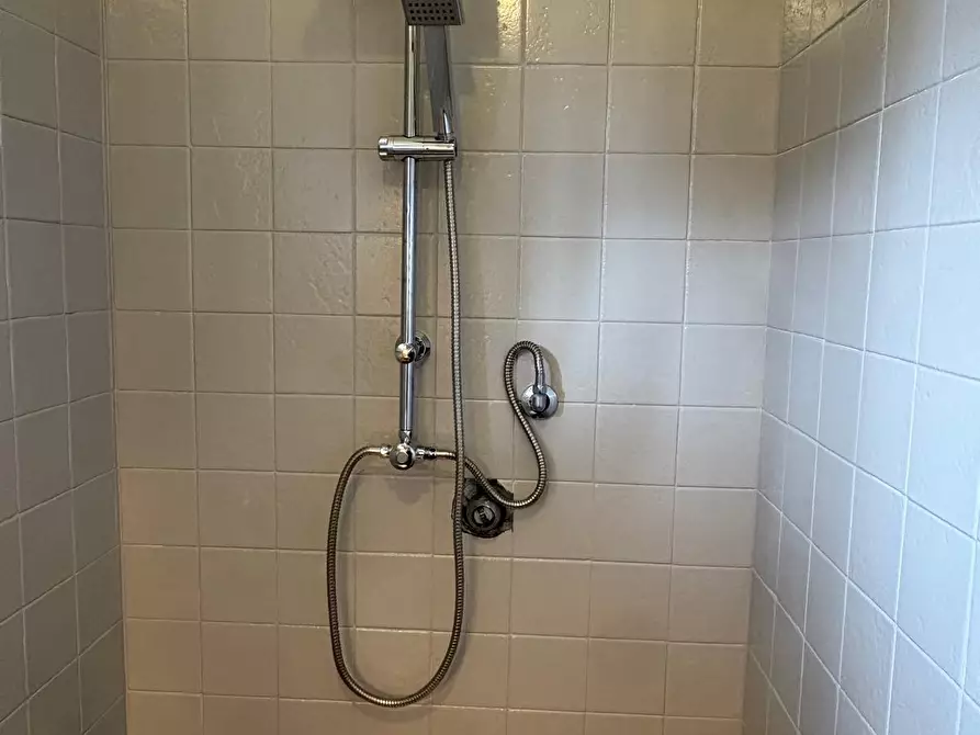 Immagine 9 di Villetta a schiera in affitto  a Massa