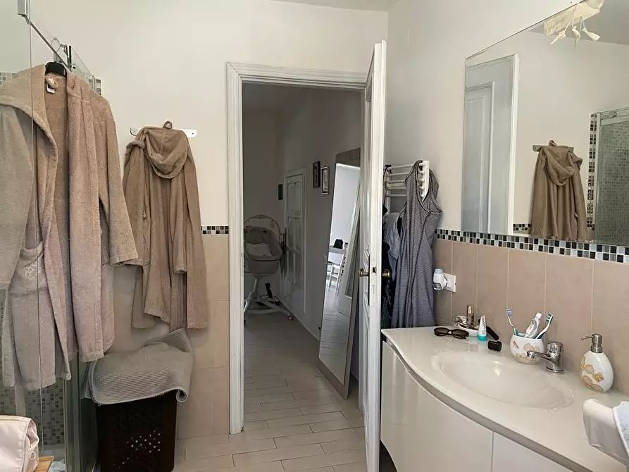 Immagine 13 di Appartamento in vendita  a Massa