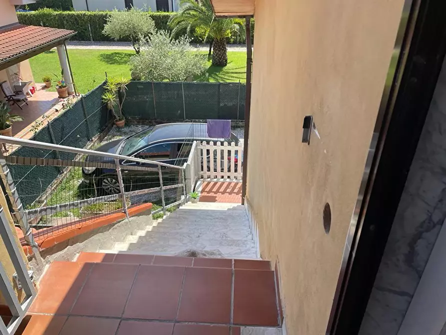 Immagine 10 di Appartamento in vendita  a Massa