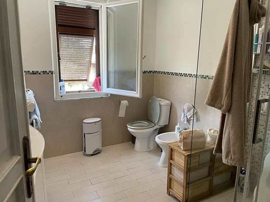 Immagine 12 di Appartamento in vendita  a Massa