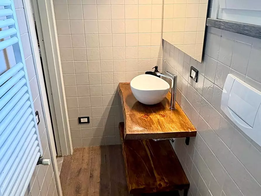 Immagine 9 di Villetta a schiera in vendita  a Massa