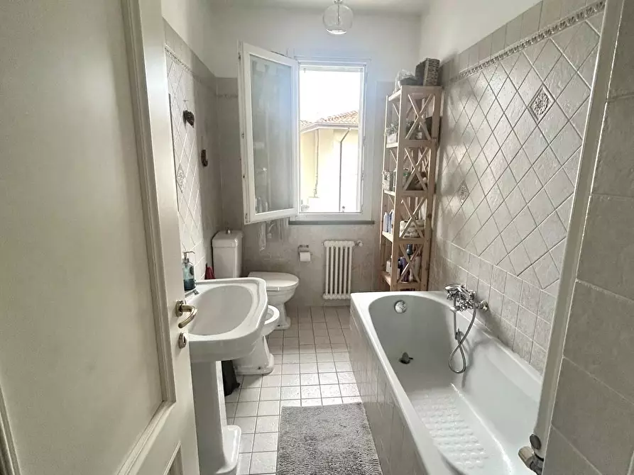 Immagine 17 di Villetta a schiera in vendita  a Massa