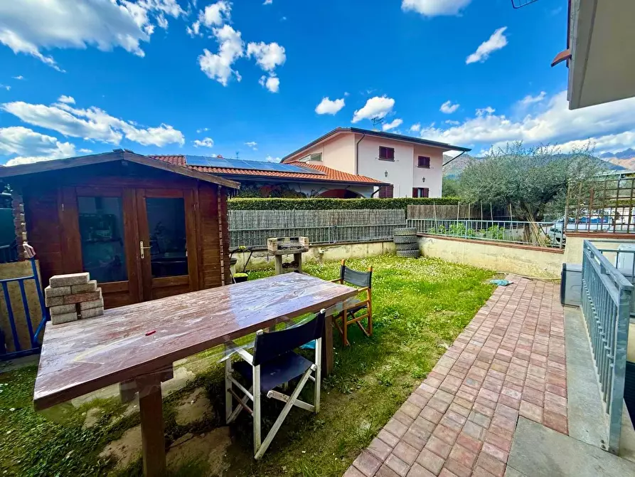 Immagine 27 di Villetta a schiera in vendita  a Massa