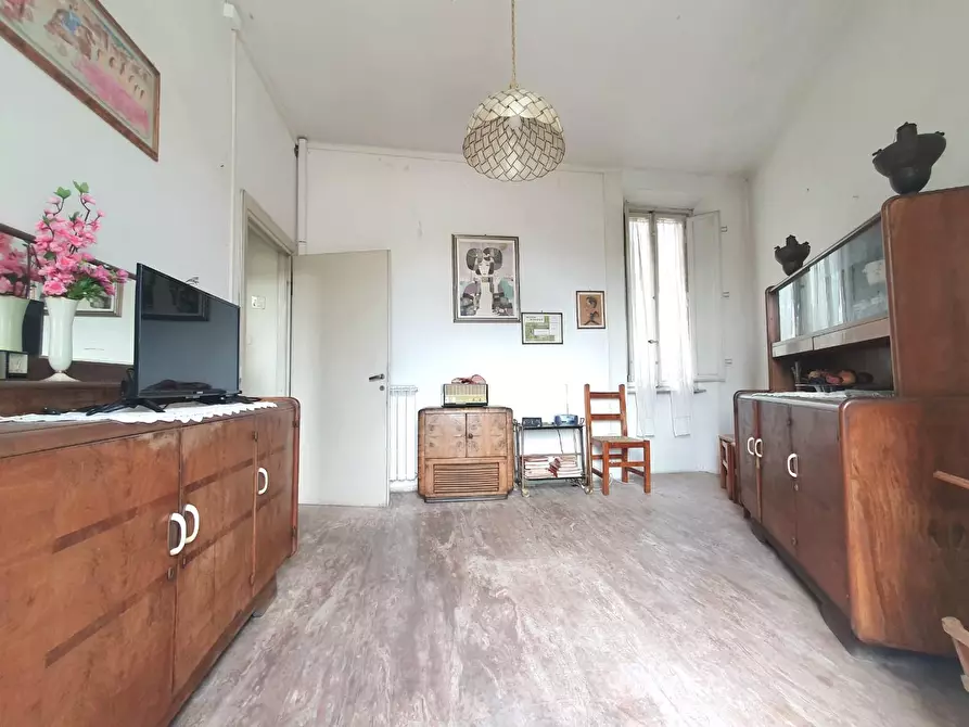 Immagine 10 di Appartamento in vendita  a Lucca