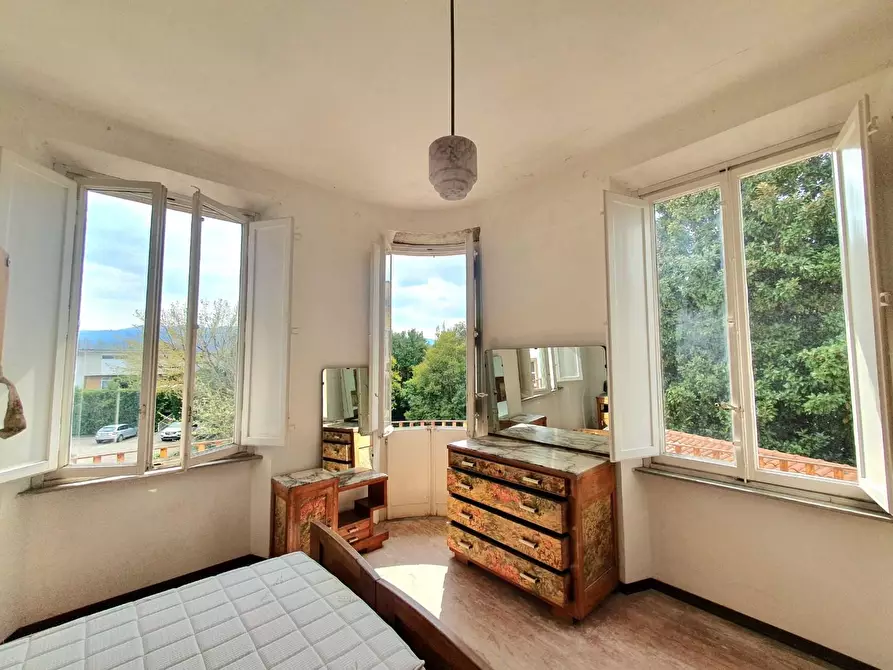 Immagine 25 di Appartamento in vendita  a Lucca